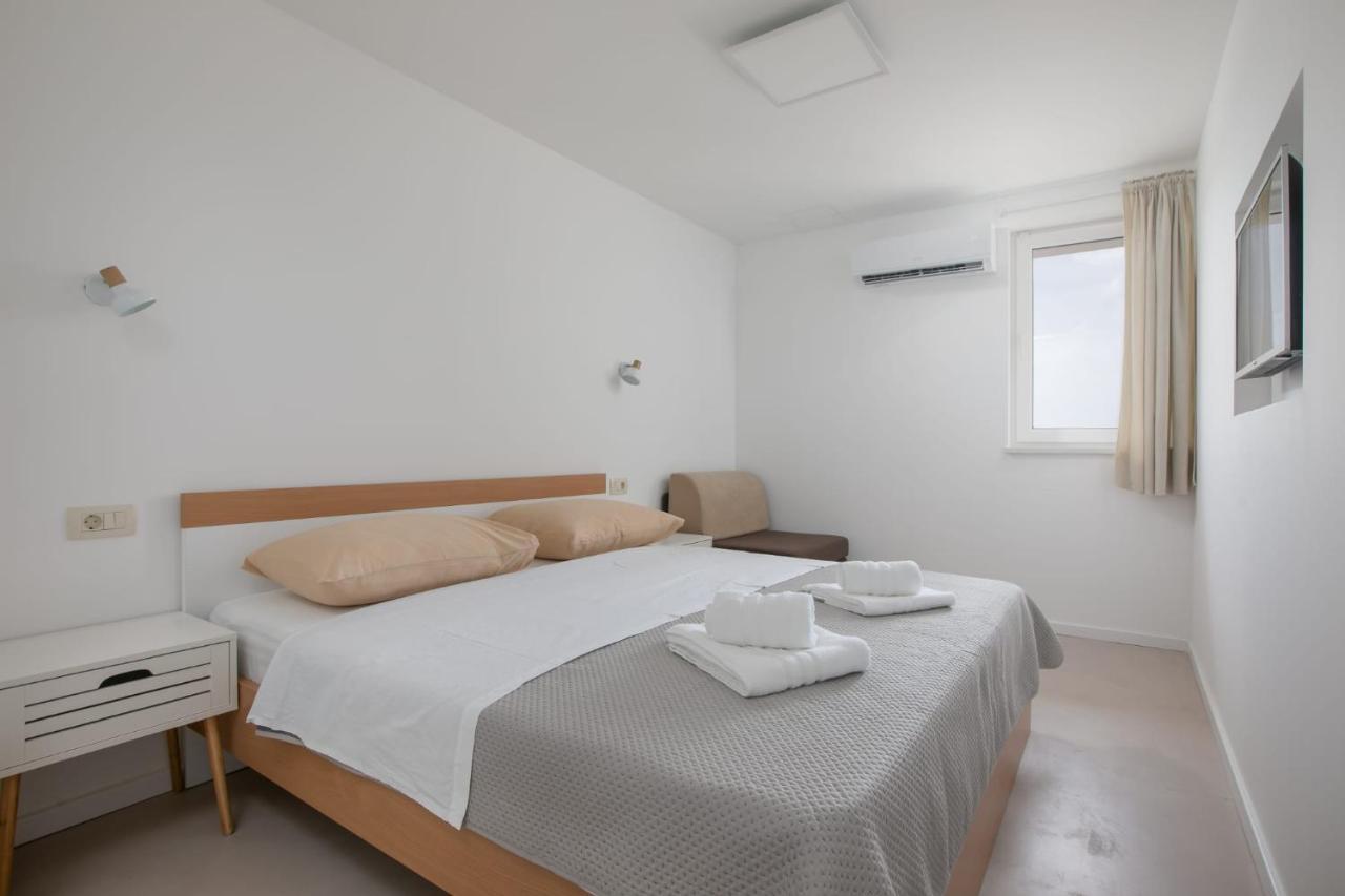 Apartments L&M Макарска Екстериор снимка